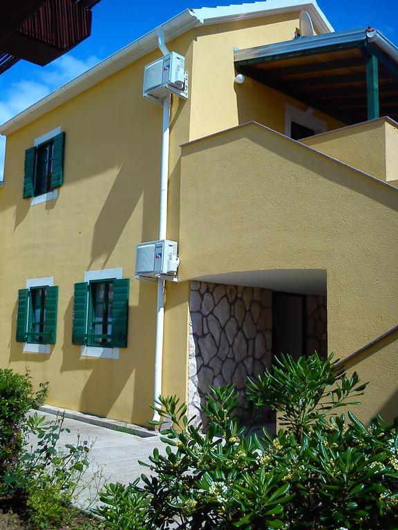 Milutinov Dvor Apartments Врси Екстериор снимка