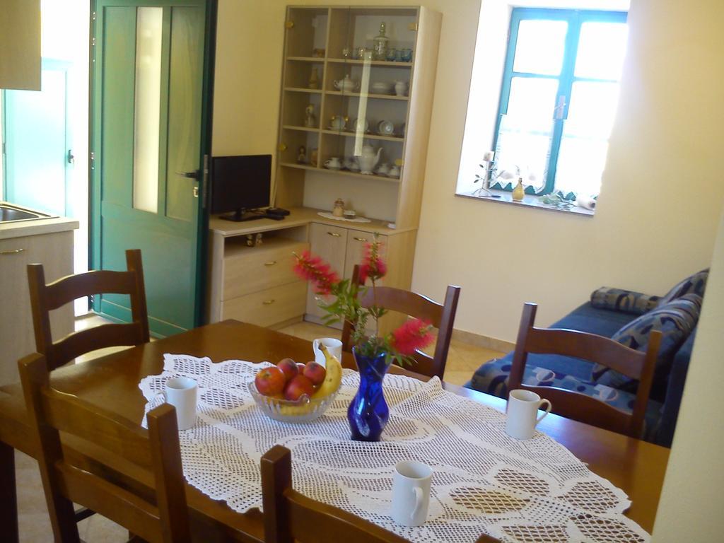 Milutinov Dvor Apartments Врси Екстериор снимка