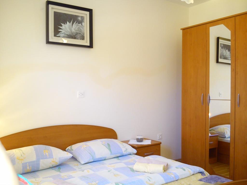 Milutinov Dvor Apartments Врси Екстериор снимка