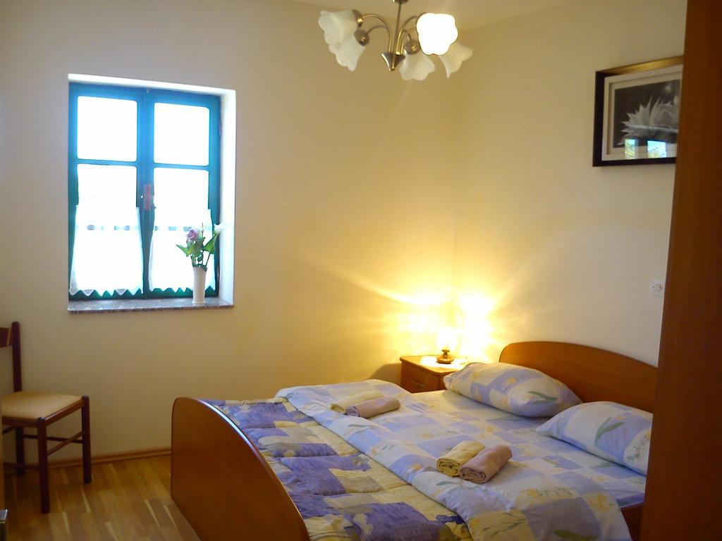 Milutinov Dvor Apartments Врси Екстериор снимка