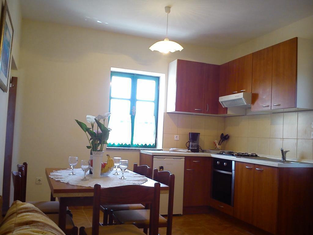 Milutinov Dvor Apartments Врси Екстериор снимка