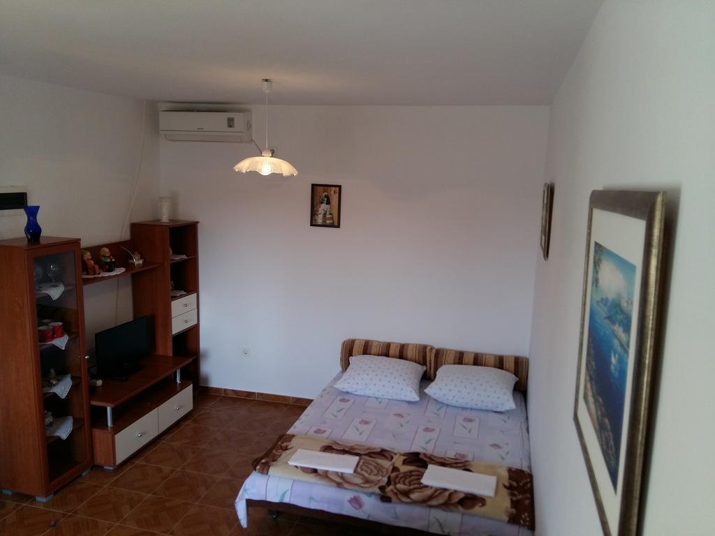 Milutinov Dvor Apartments Врси Екстериор снимка