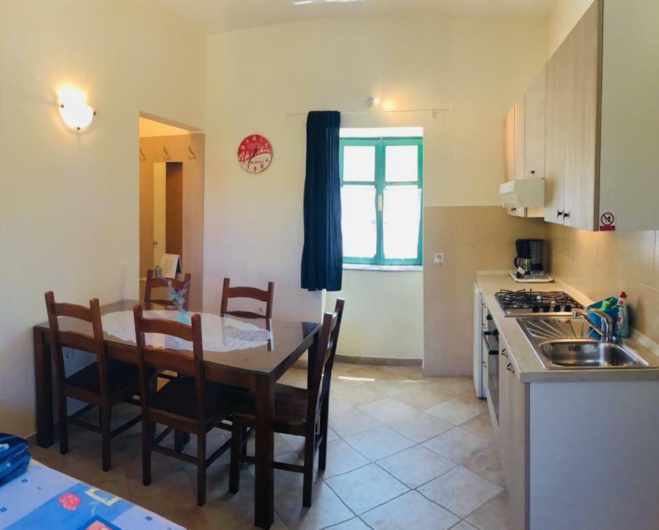 Milutinov Dvor Apartments Врси Екстериор снимка